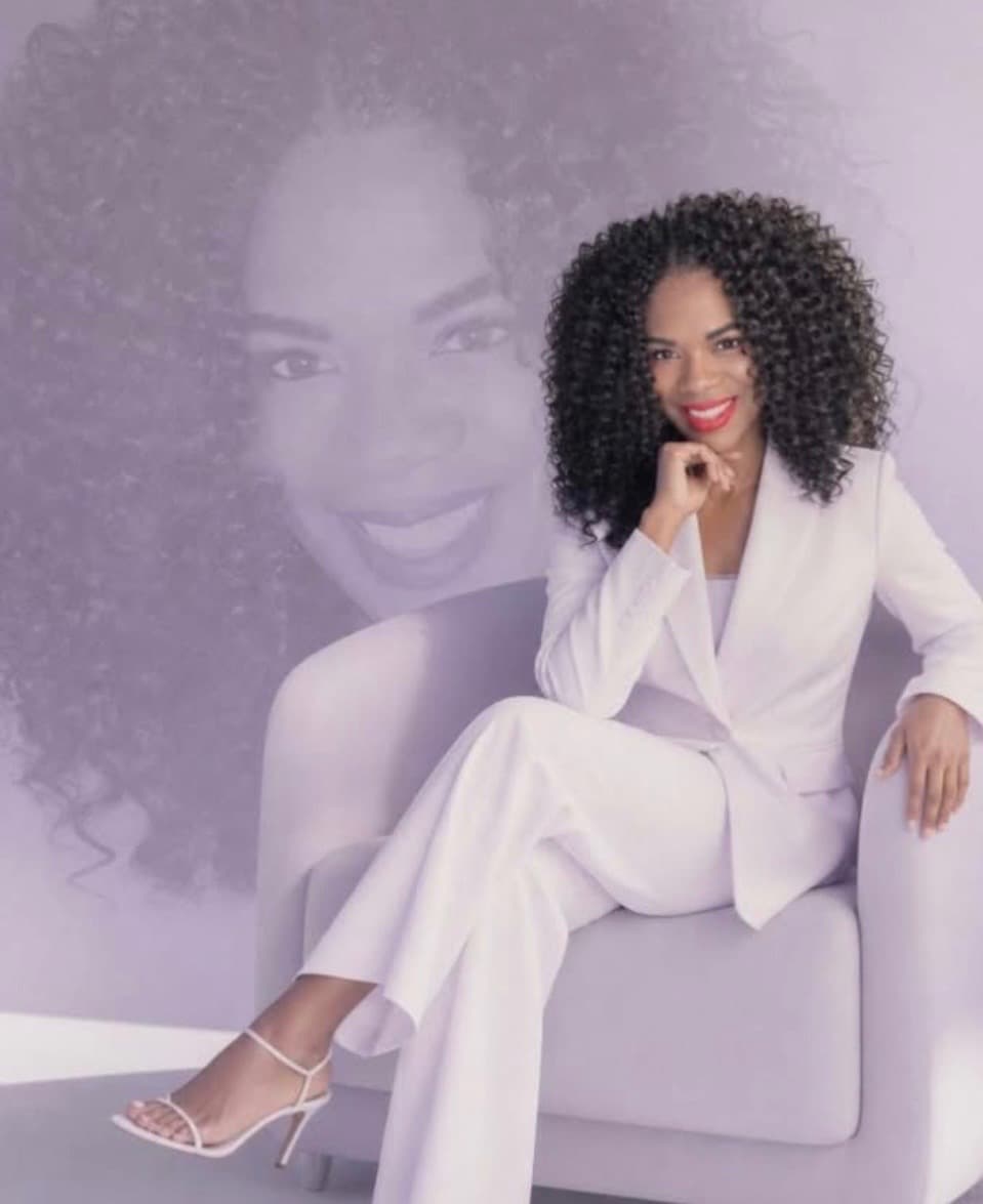 Anna Maxwell — 24-Hour Mobile Notary & Certified Paralegal serving Philadelphia, PA and surrounding areas